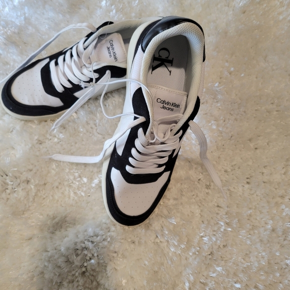 Calvin Klein Women Black and White Sneakers - Picture 3 of 10